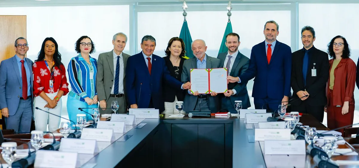 A 17 dias do 1º turno das eleições, Lula anuncia reajuste no Bolsa Família - imagem 1