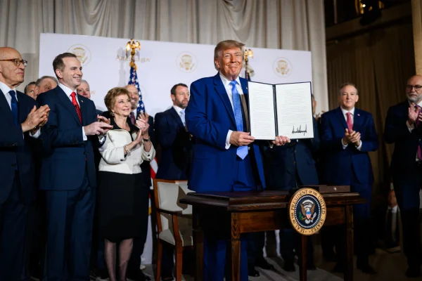 Trump diz que fez “trabalho de merda” como presidente se site é maior feito