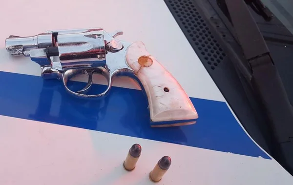 Bandidos tentam matar morador de apartamento que fugiu durante assalto