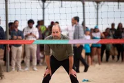 O futuro Rei da Inglaterra participou de um jogo de volei  O futuro Rei da Inglaterra participou de um jogo de volei