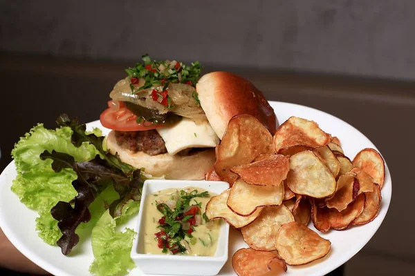 Do rústico ao barzinho: dez lugares para comer no Jardim Botânico