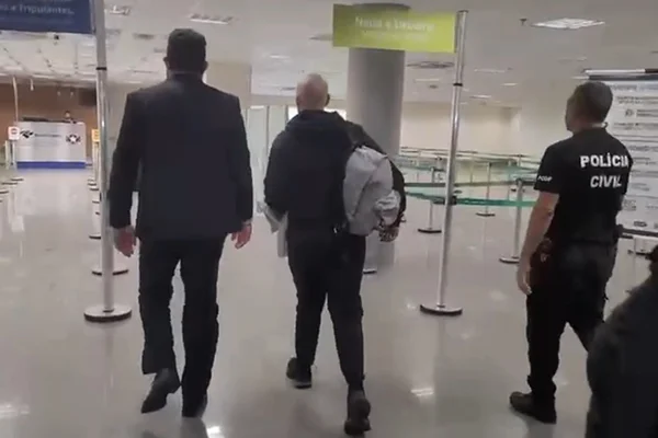 Preso da Operação o Lobo de Wall chega a Brasília