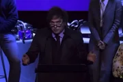 Milei critica kirchnerismo, após vazamento de escândalo de corrupção Milei critica kirchnerismo, após vazamento de escândalo de corrupção