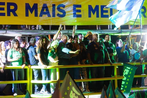 Ibaneis faz último comício antes do primeiro turno das eleições