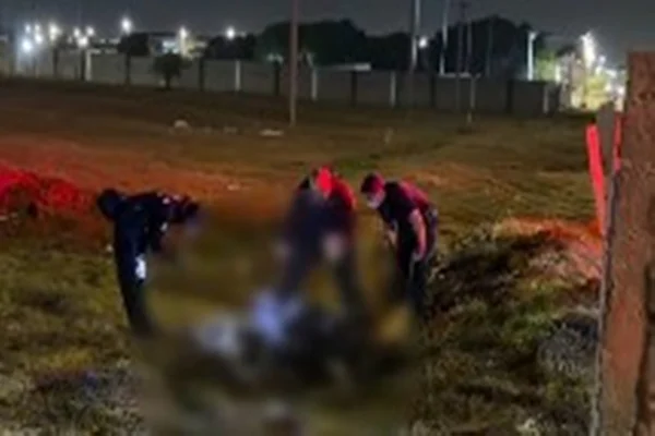 Corpo enrolado em colchão é encontrado queimando no DF; polícia investiga