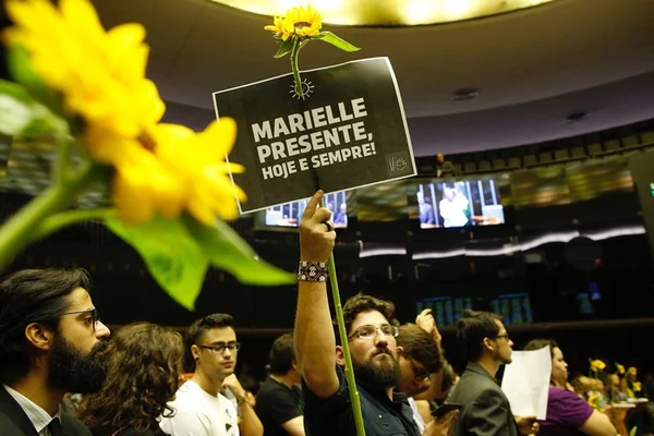 Deputado Jean Wyllys defende federalização do caso Marielle