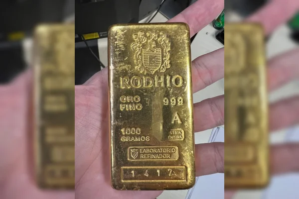 Chinês é preso no aeroporto com ouro avaliado em 69 mil dólares