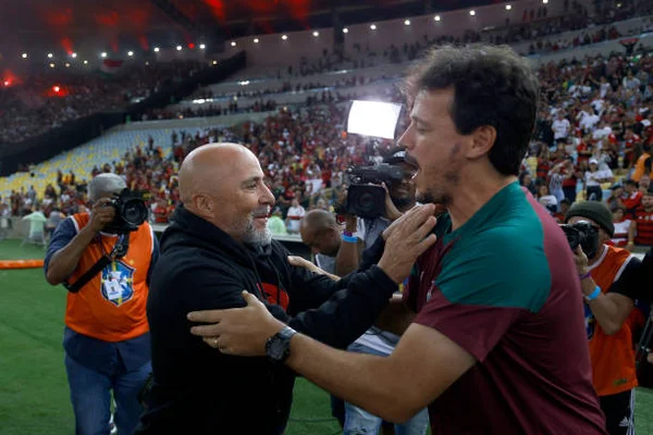 Apertem o cinto, o bom futebol do Fluminense sumiu