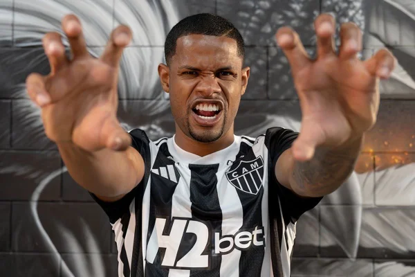 Imagem colorida do anúncio de Júnior Santos como novo jogador do Galo- Metrópoles
