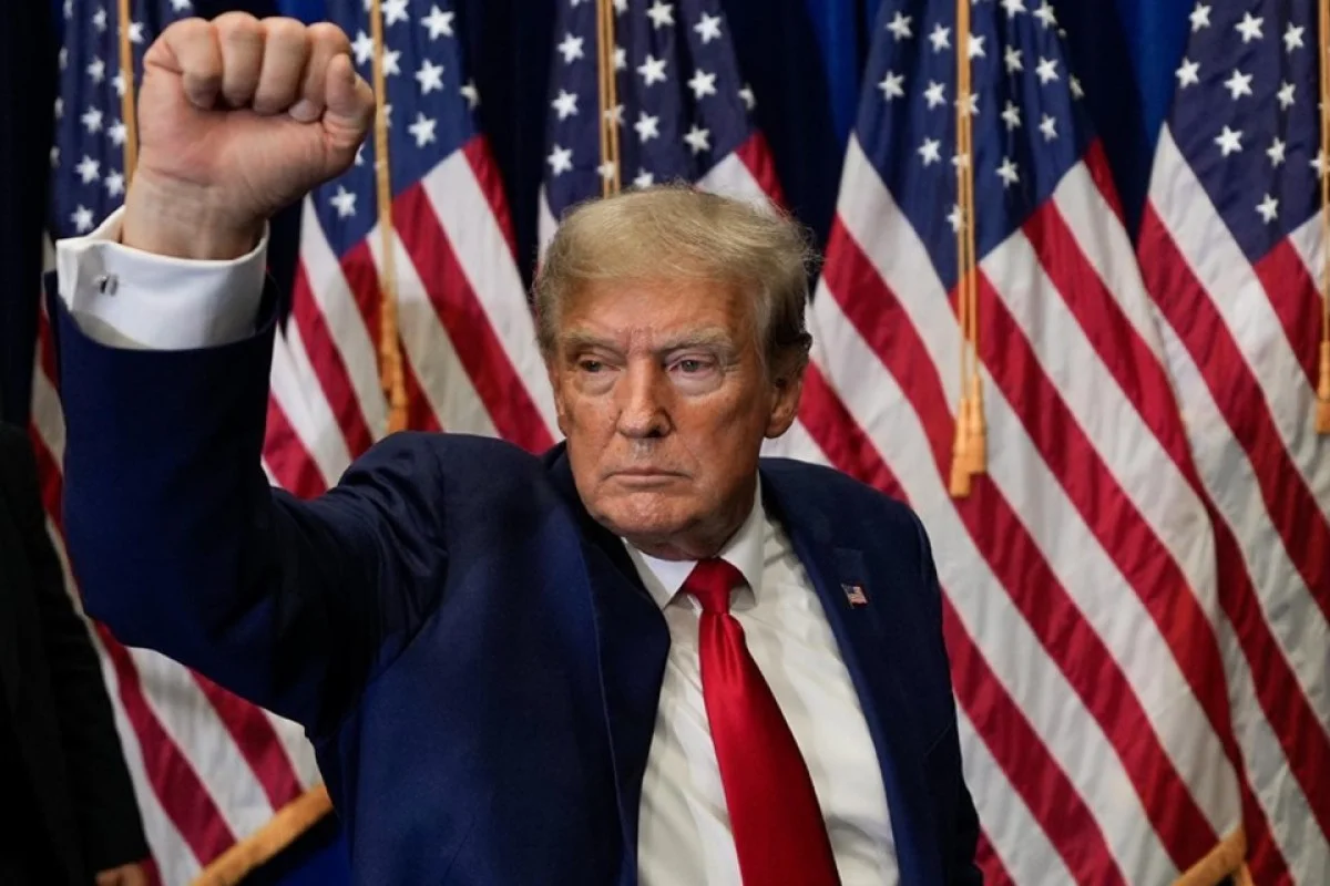 Suprema Corte dos EUA permite que Trump demita diretora da FTC em precedente histórico