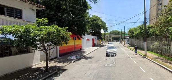 Imagem colorida da rua Jorge Velho, no Bom Retiro, que pode ser rebatizada para Zumbi dos Palmares - Metrópoles