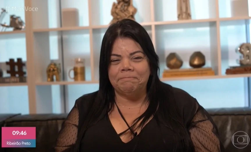 E recebeu um depoimento emocionante da mãe E recebeu um depoimento emocionante da mãe