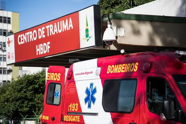 DF: mãe morre atropelada por ônibus e filha fica em estado grave