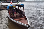 Embarcação no Rio Javari, no Amazonas