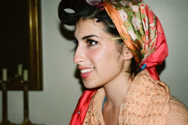 Amy Winehouse pode ganhar musical sobre sua vida