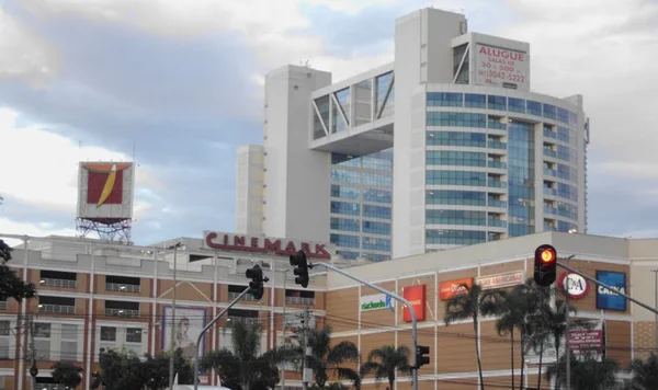 Justiça condena Cinemark e Taguatinga Shopping após roubo em cinema