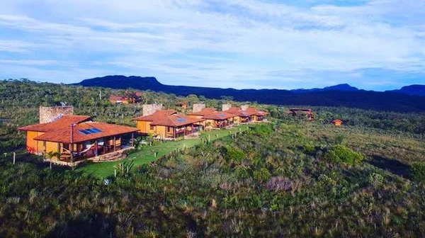 Fogo na Chapada ameaça pousada luxuosa de advogado do DF