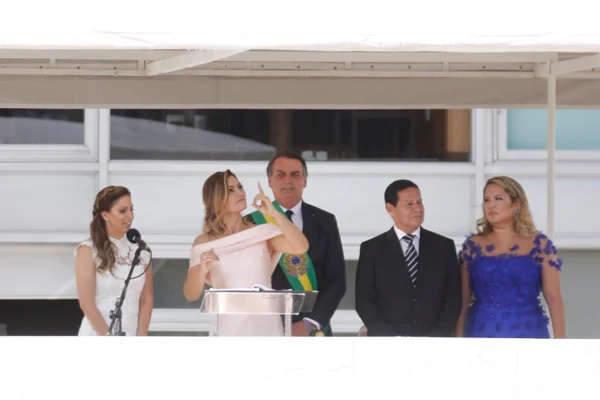 Michelle, o lado suave de Bolsonaro, foi a boa surpresa da posse