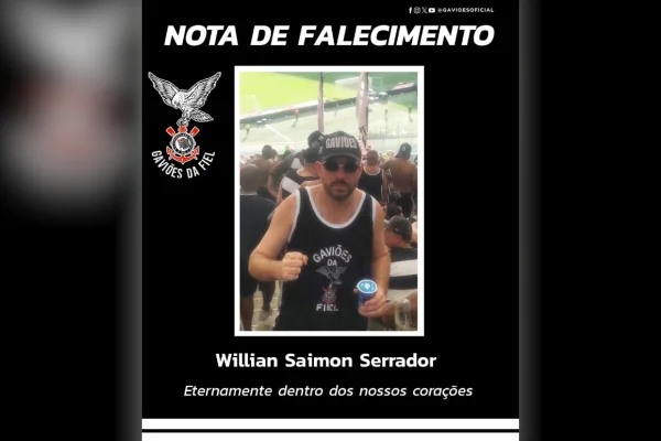 Imagens coloridas mostram foto de torcedor com camiseta da organizada Gaviões da Fiel em post de nota de falecimento
