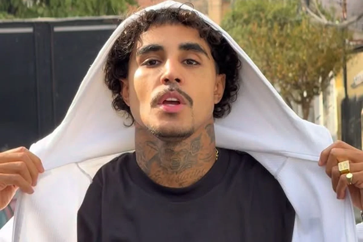 MC Livinho grava vídeo para o Instagram MC Livinho grava vídeo para o Instagram