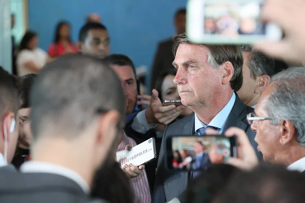 Rolou na 3ª: novo mínimo e 7 mil militares contra filas no INSS