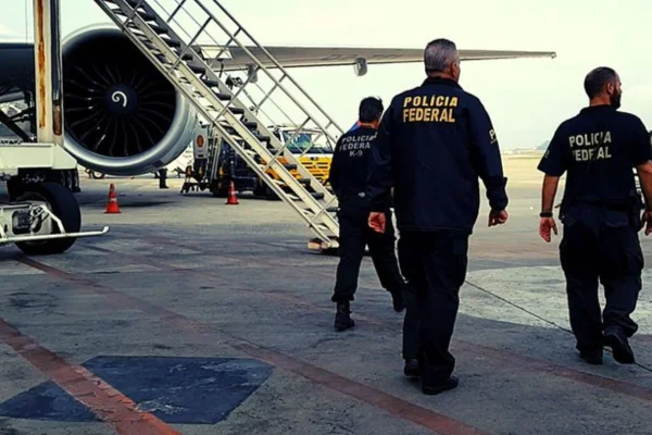 Guarulhos: PF realiza operação contra tráfico de cocaína em bagagens