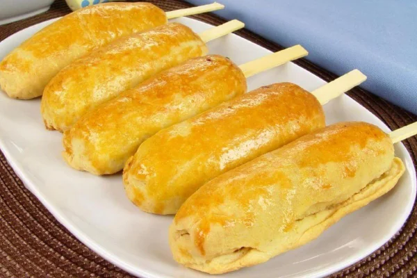 Enroladinho de presunto e queijo no palito que não precisa fritar; é só levar no forno