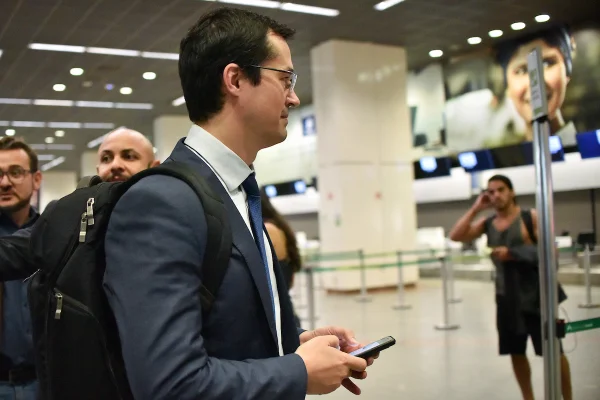 Procurador da Lava Jato Deltan Dallagnol chega ao aeroporto de Brasília - Metrópoles