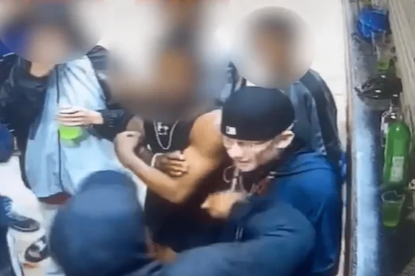 Suspeito de matar jovem com facada no peito ao sair de pizzaria é preso