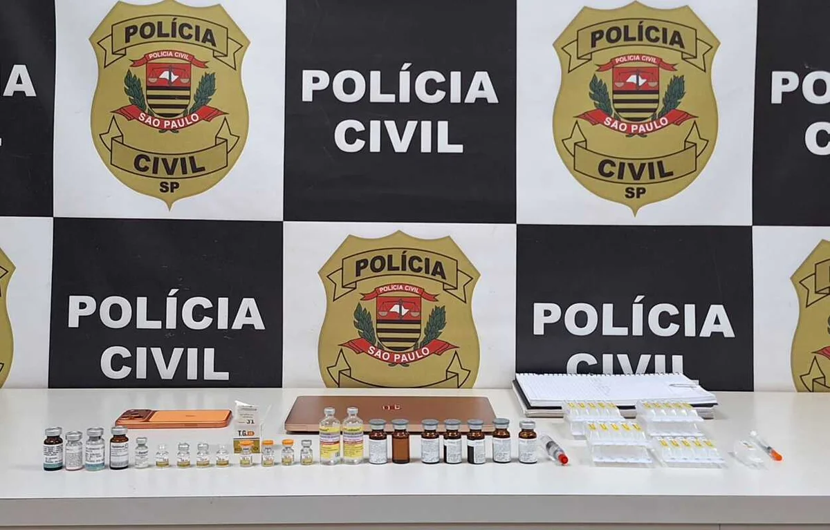Influenciadora é presa por suspeita de vender produtos estéticos vencidos em clínica de beleza em Sertãozinho, SP
Influenciadora é presa por suspeita de vender produtos estéticos vencidos em clínica de beleza em Sertãozinho, SP