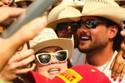 Rincon é recebido por multidão ao retornar a Barretos