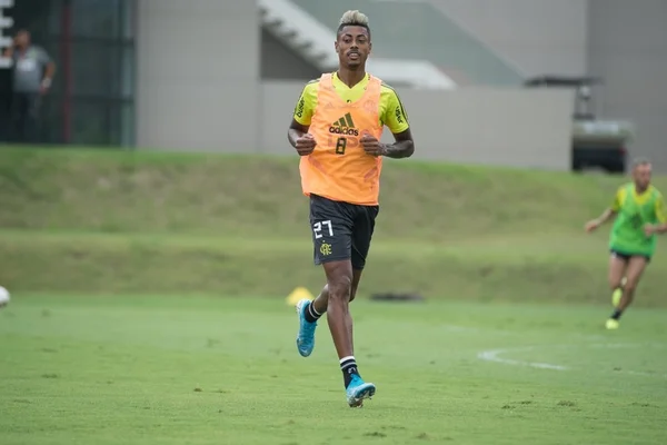 Bruno Henrique treina e deve jogar o Mundial pelo Flamengo
