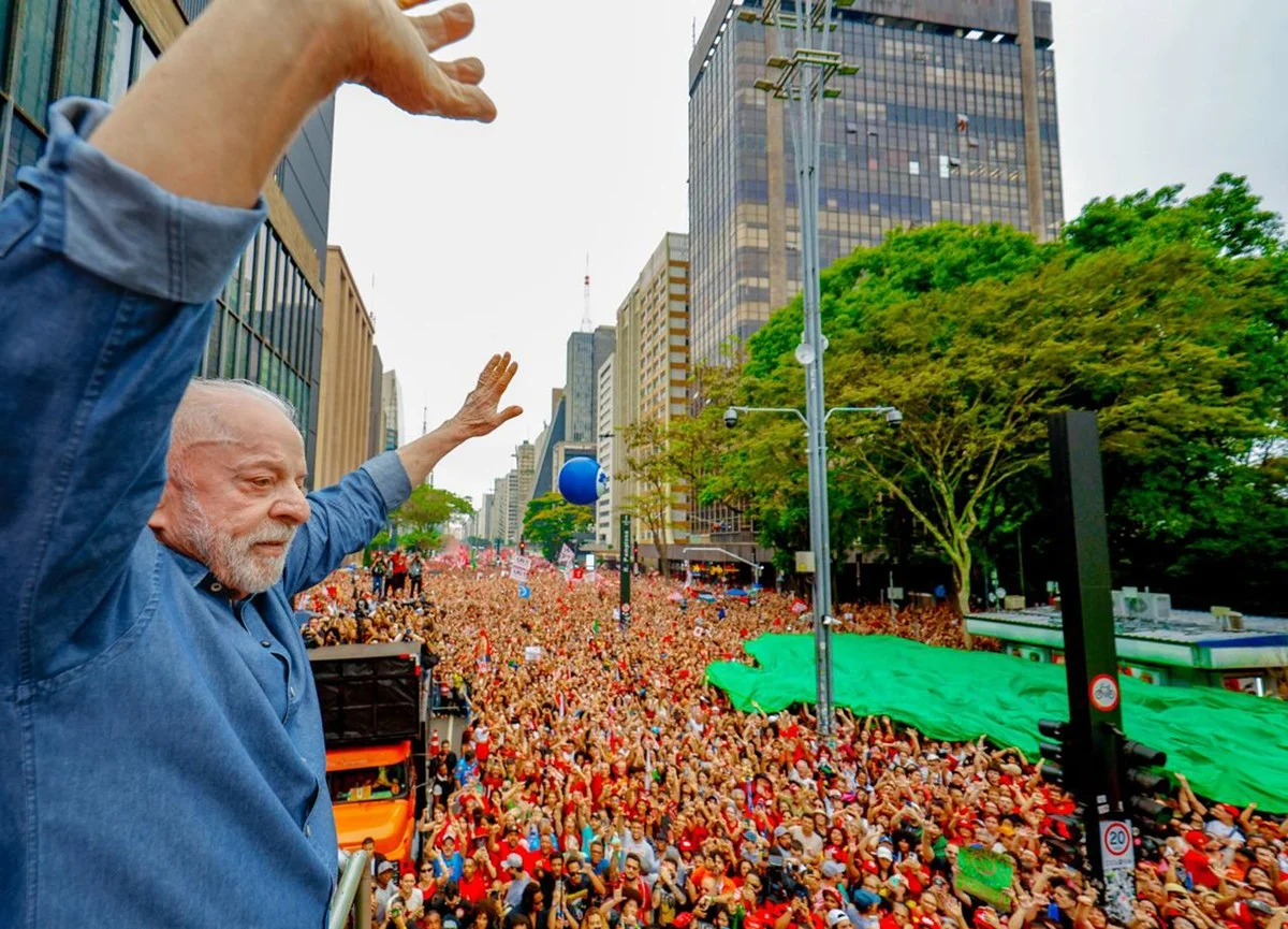 Presidente Lula durante ato ”Lula em São Paulo, O Brasil Pronto Pra Mais” na Avenida Paulista, em São Paulo Presidente Lula durante ato ”Lula em São Paulo, O Brasil Pronto Pra Mais” na Avenida Paulista, em São Paulo