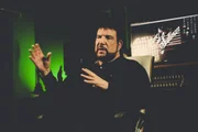 Michael Sullivan tem composição exclusiva e violão leiloados Michael Sullivan tem composição exclusiva e violão leiloados