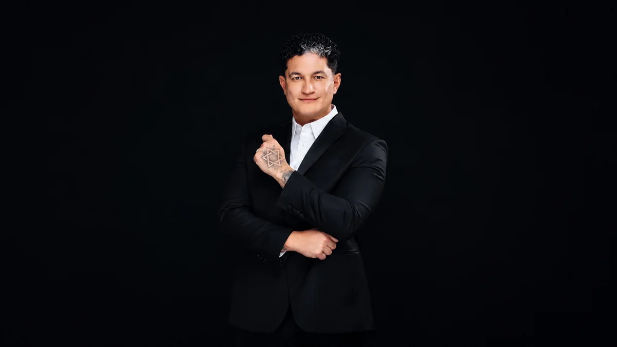 Empresário brasiliense, Victor Reis construiu sua carreira em setores de alta complexidade operacional e hoje lidera o Grupo Med+ Empresário brasiliense, Victor Reis construiu sua carreira em setores de alta complexidade operacional e hoje lidera o Grupo Med+