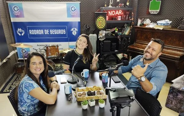 Podcast desmistifica o mundo de seguros de forma leve e divertida