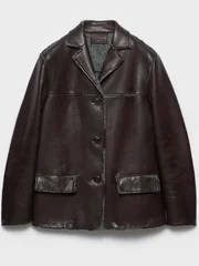Bonded nappa leather and chevron Shetland wool jacket disponível por cerca de R$ 50 mil Bonded nappa leather and chevron Shetland wool jacket disponível por cerca de R$ 50 mil