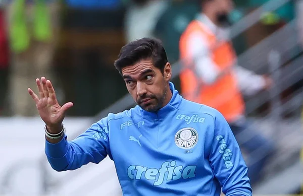 Abel Ferreira viajou com a família na Data Fifa - Metrópoles
