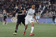 Com gol de Memphis no final do jogo, Botafogo e Corinthians empatam em confronto pelo Brasileirão