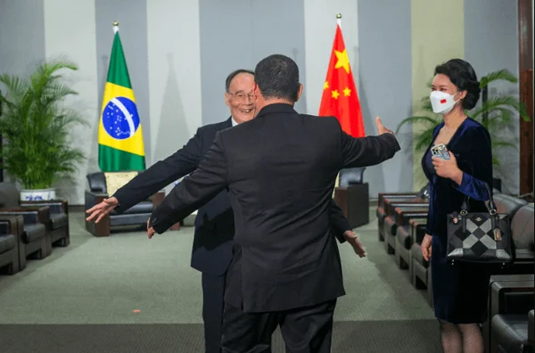 A reunião reservada de Hamilton Mourão com a China