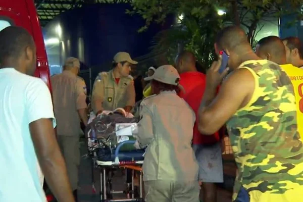 Menino de 5 anos é atingido na cabeça por bala perdida no Rio