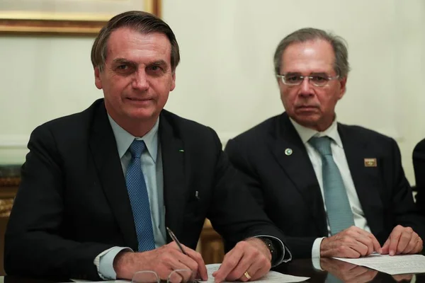 Bolsonaro deixa Argentina e fala em moeda única na América do Sul