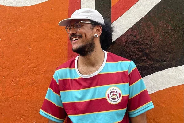 Ex-BBB João Luiz discursa em Frente Parlamentar Mista Antirracismo