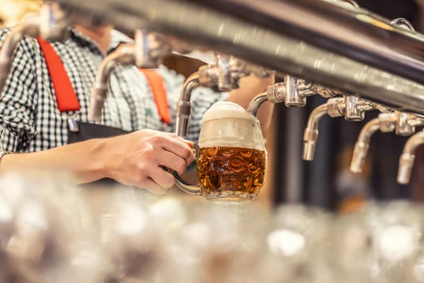Foto colorida de cervejas - Metrópoles