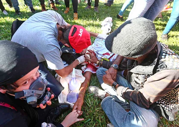 Manifestante ferido por arma de fogo em protesto no DF continua na UTI