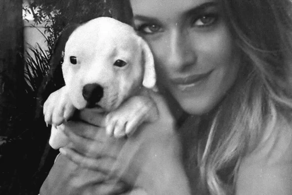 Monique Alfradique emociona ao se despedir de cachorrinha: "Estrela" - Metrópoles