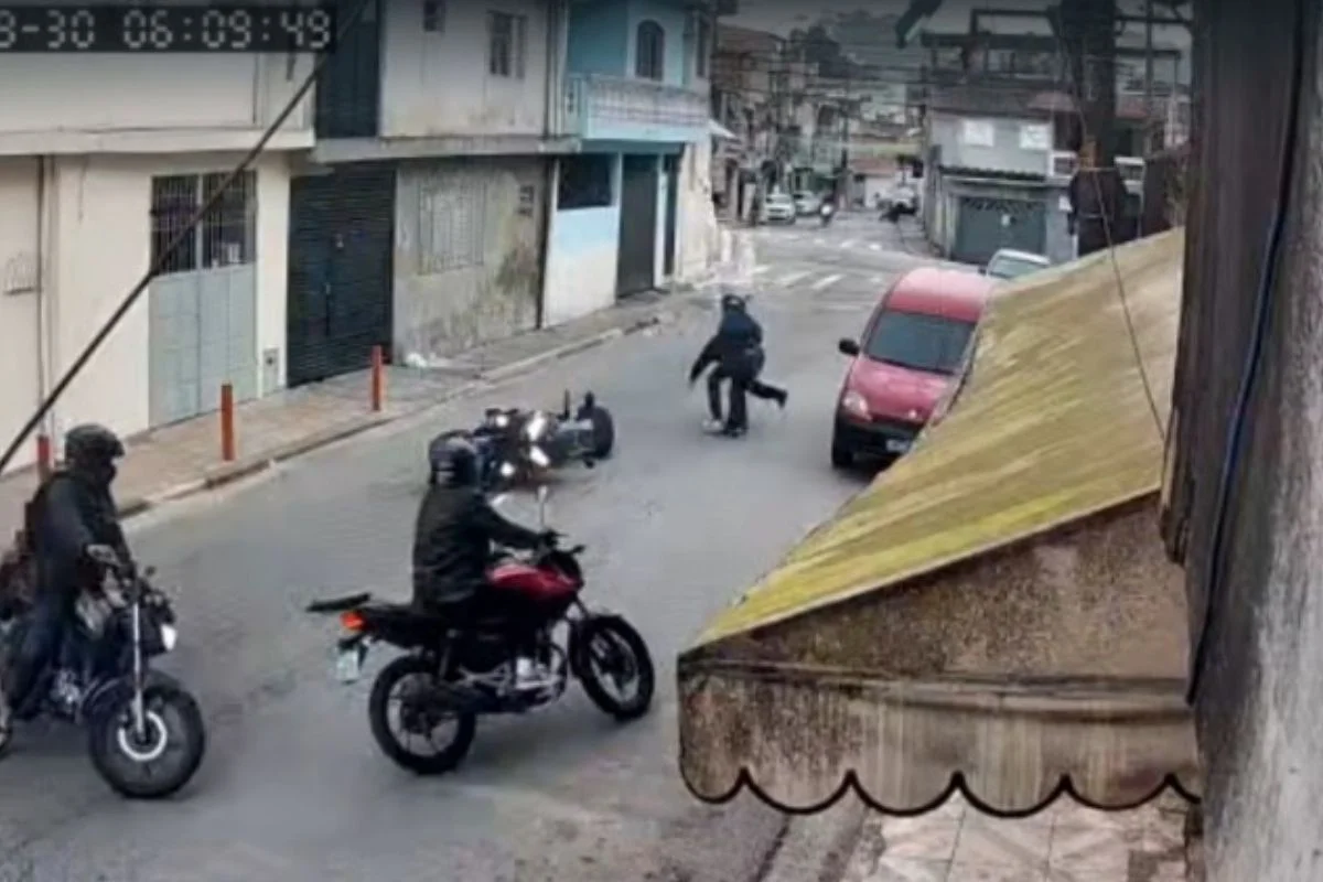 Câmera flagra momento em que bandidos matam GCM após tentativa de assalto