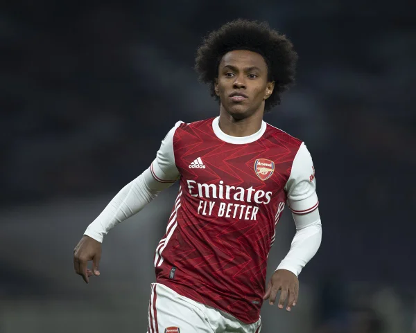 Willian abre mão de rescisão e surpreende diretores do Arsenal