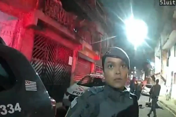 Imagem colorida da policial Yasmin Cursino. Metrópoles