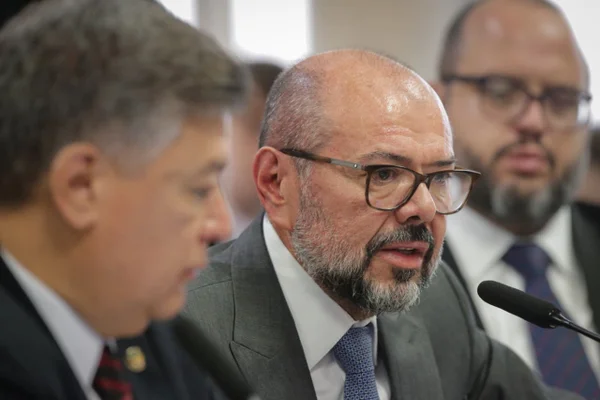 Imagem colorida mostra o ex-ministro da Previdência Sicial do govero Bolsonaro na CPMI do INSS - Metrópoles